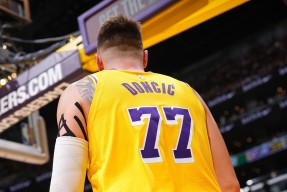 壹号官方网址全明星赛集结日再迎强敌，达拉斯独行侠迎来里程碑，主帅态度：信心回归，轮换策略成焦点的简单介绍